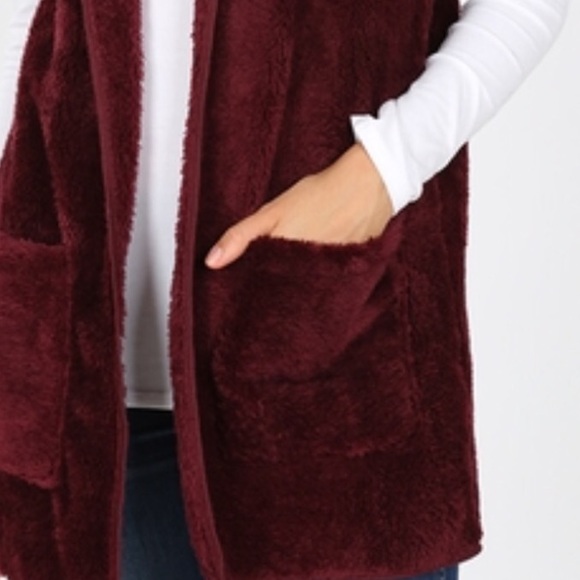 1 left❤️2 for $40❤️large faux fur hooded vest - Picture 5 of 8